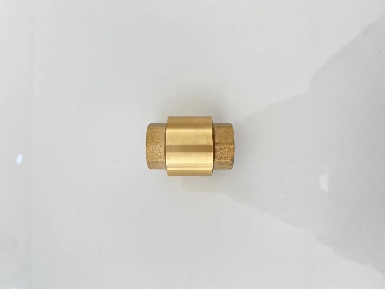 Обратный клапан с  латунным сердечником — изображение 2